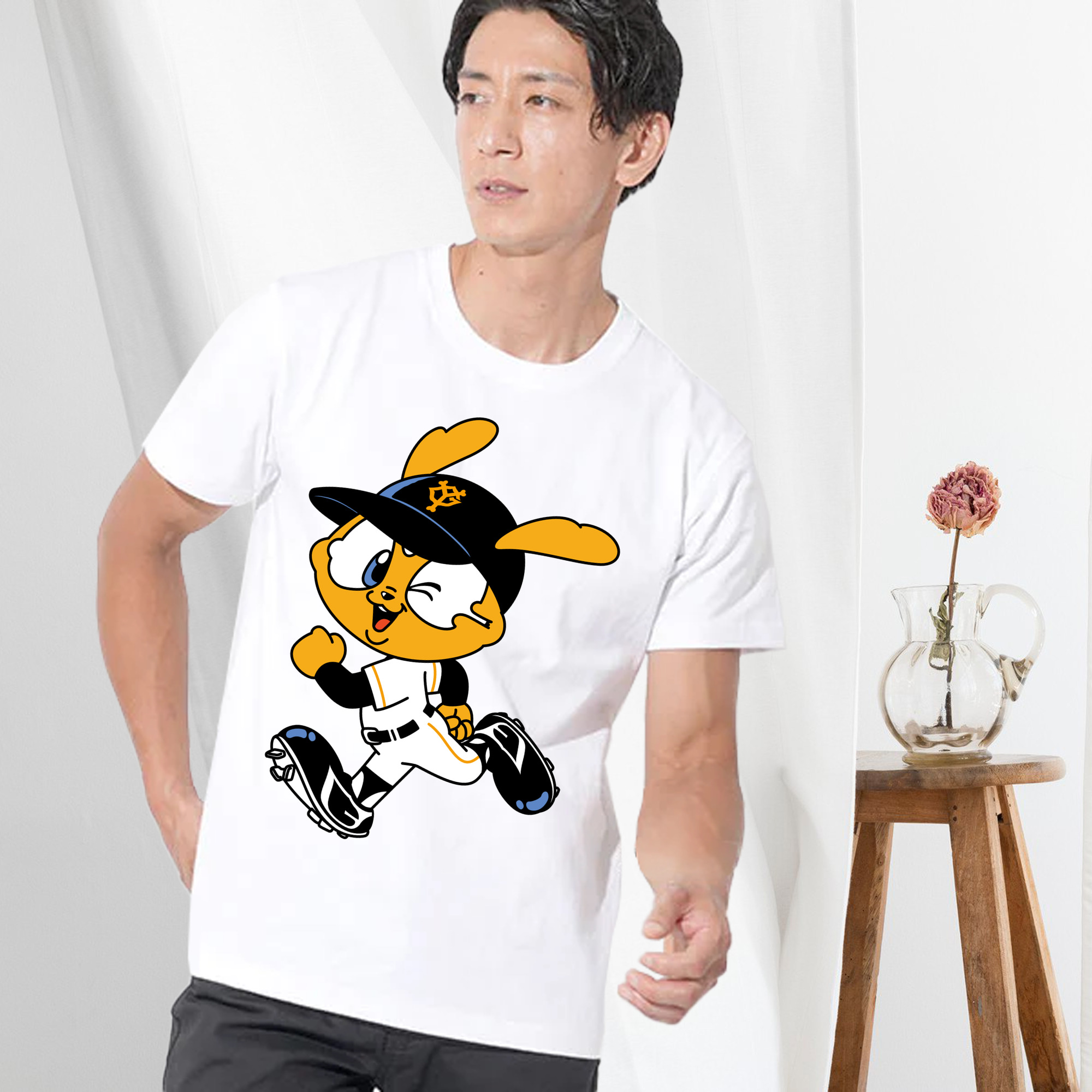 YOMIURI GIANTS MASCOT APPLICATION Running Logo