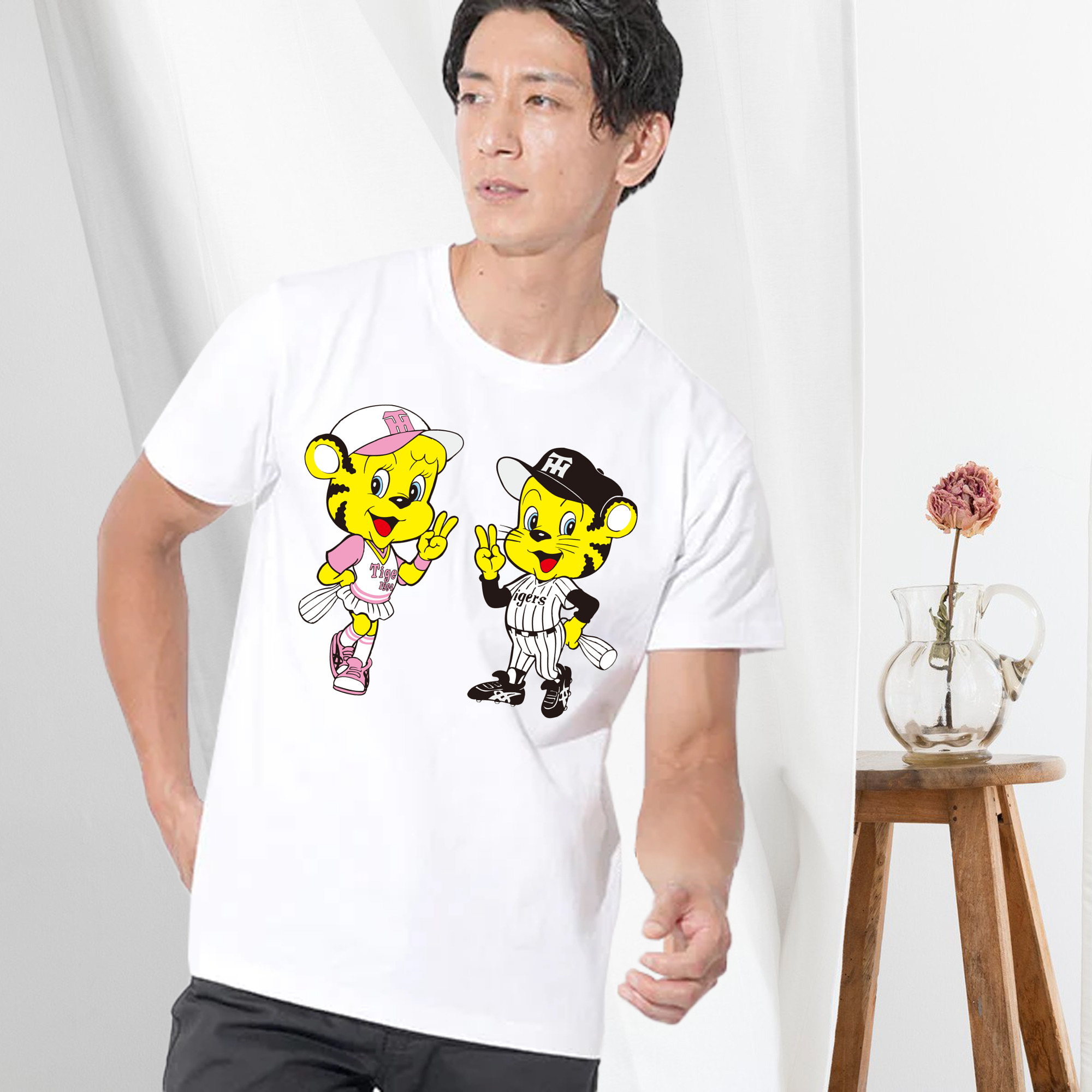 HANSHIN TIGERS MASCOT LUCKY TO-LUCKY OLD APPLICATION CHEERING BUGLE Logo