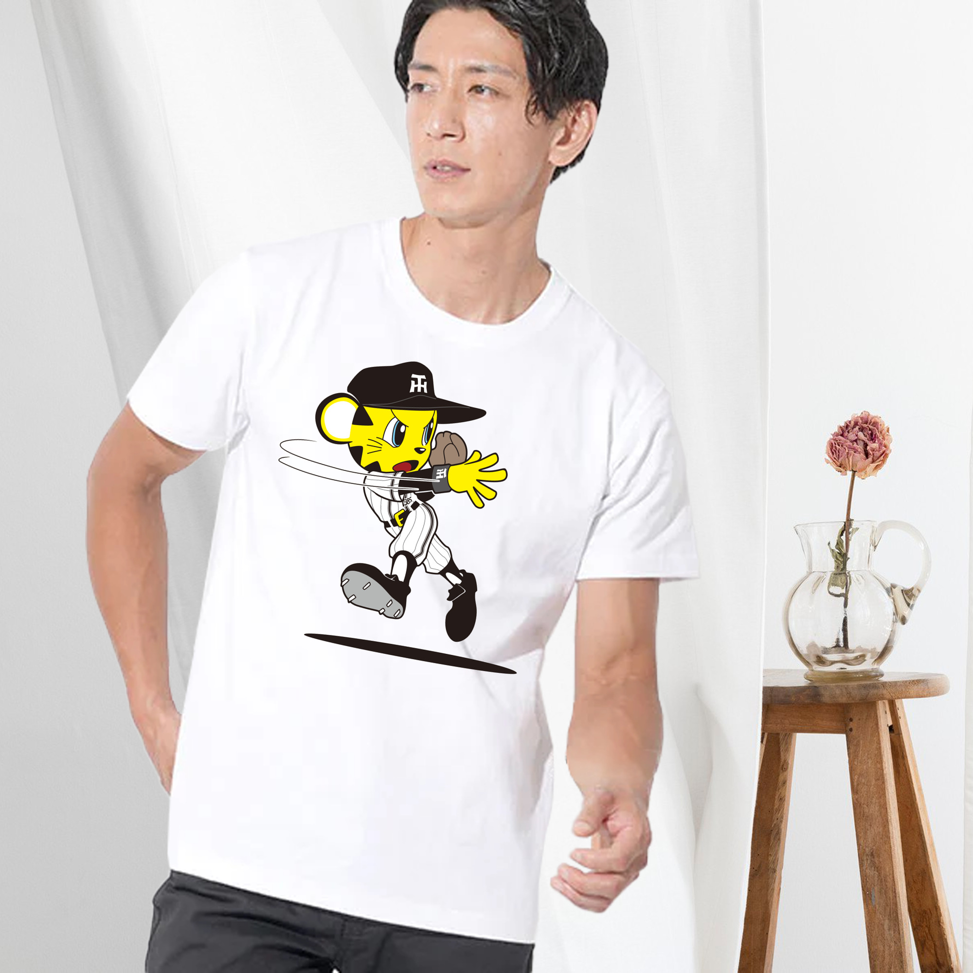 HANSHIN TIGERS MASCOT TO-LUCKY APPLICATION DEFENSE THROWING 2015 Logo