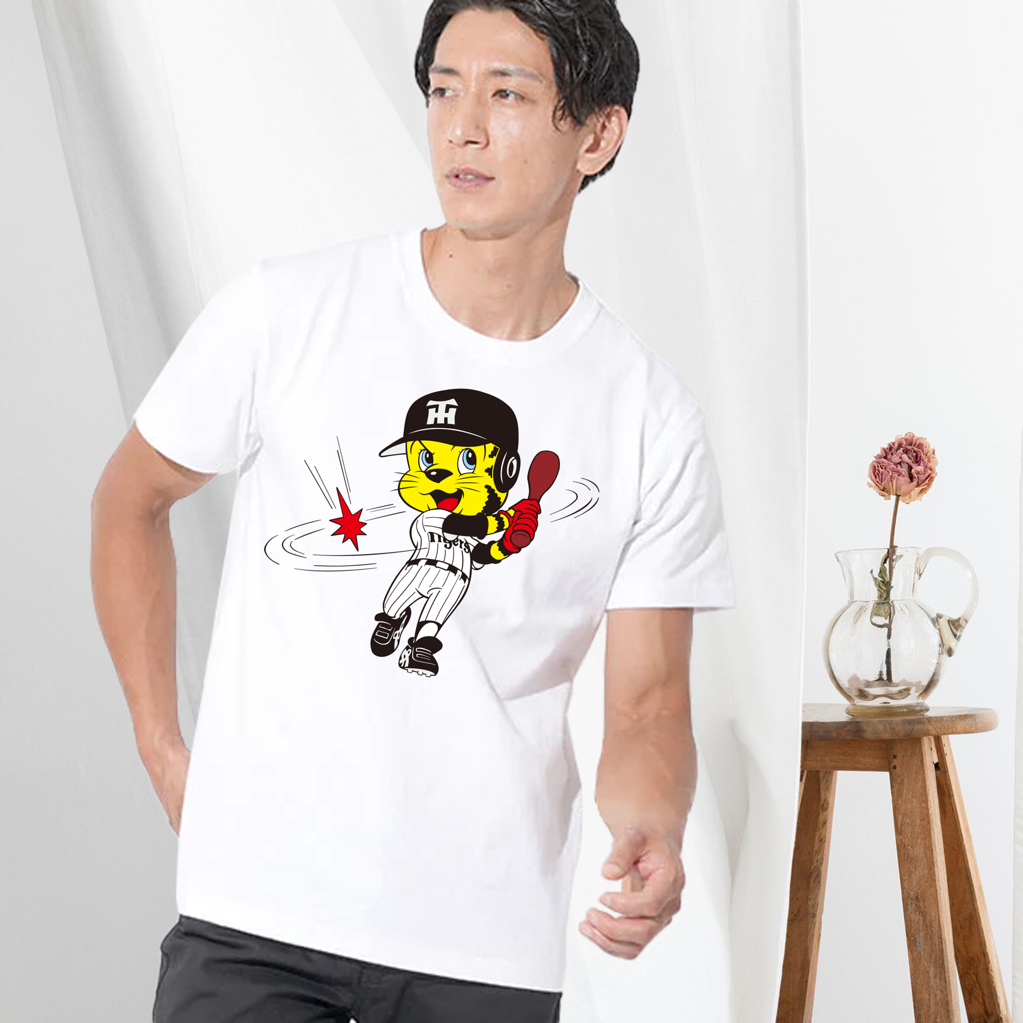 HANSHIN TIGERS MASCOT TO-LUCKY OLD APPLICATION BATTING Logo