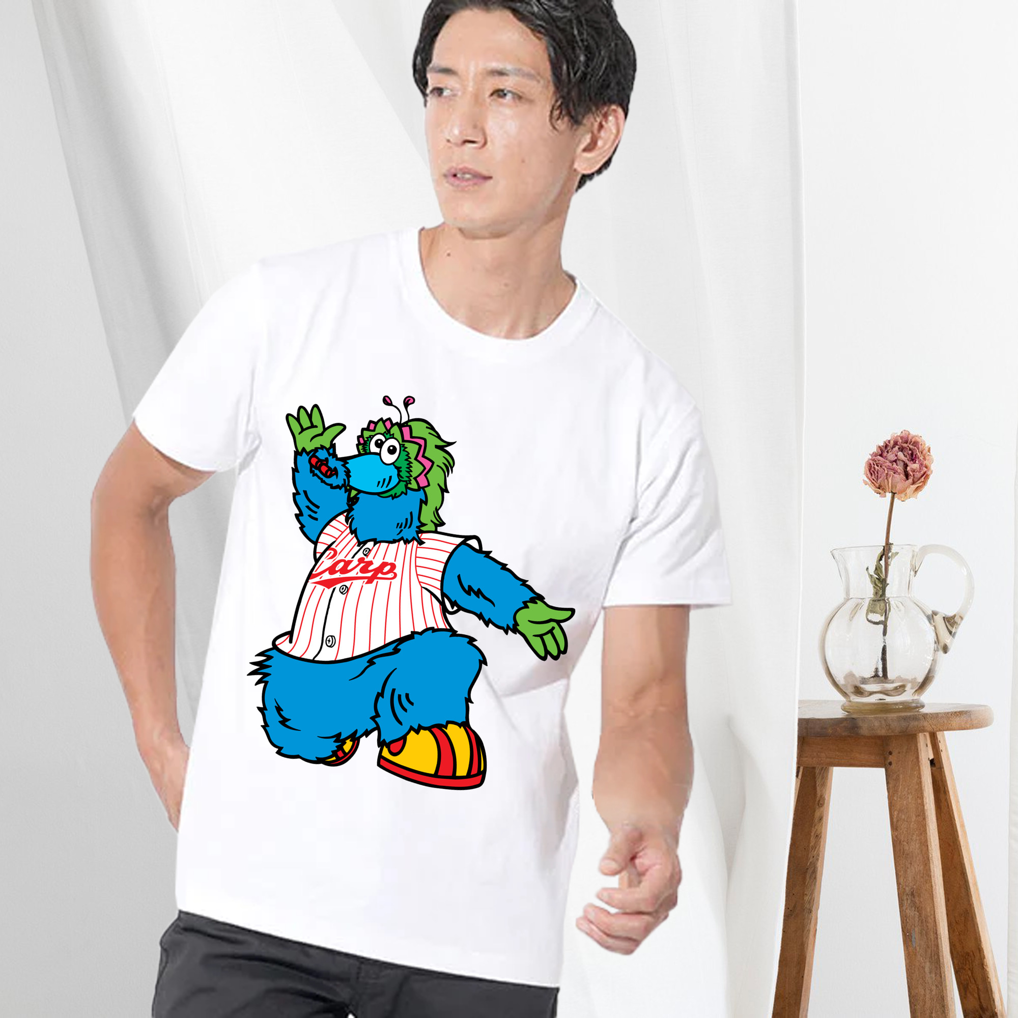 HIROSHIMA TOYO CARP MASCOT SLYLY OLD STANDING CONGRATULATIONS APPLICATION Logo