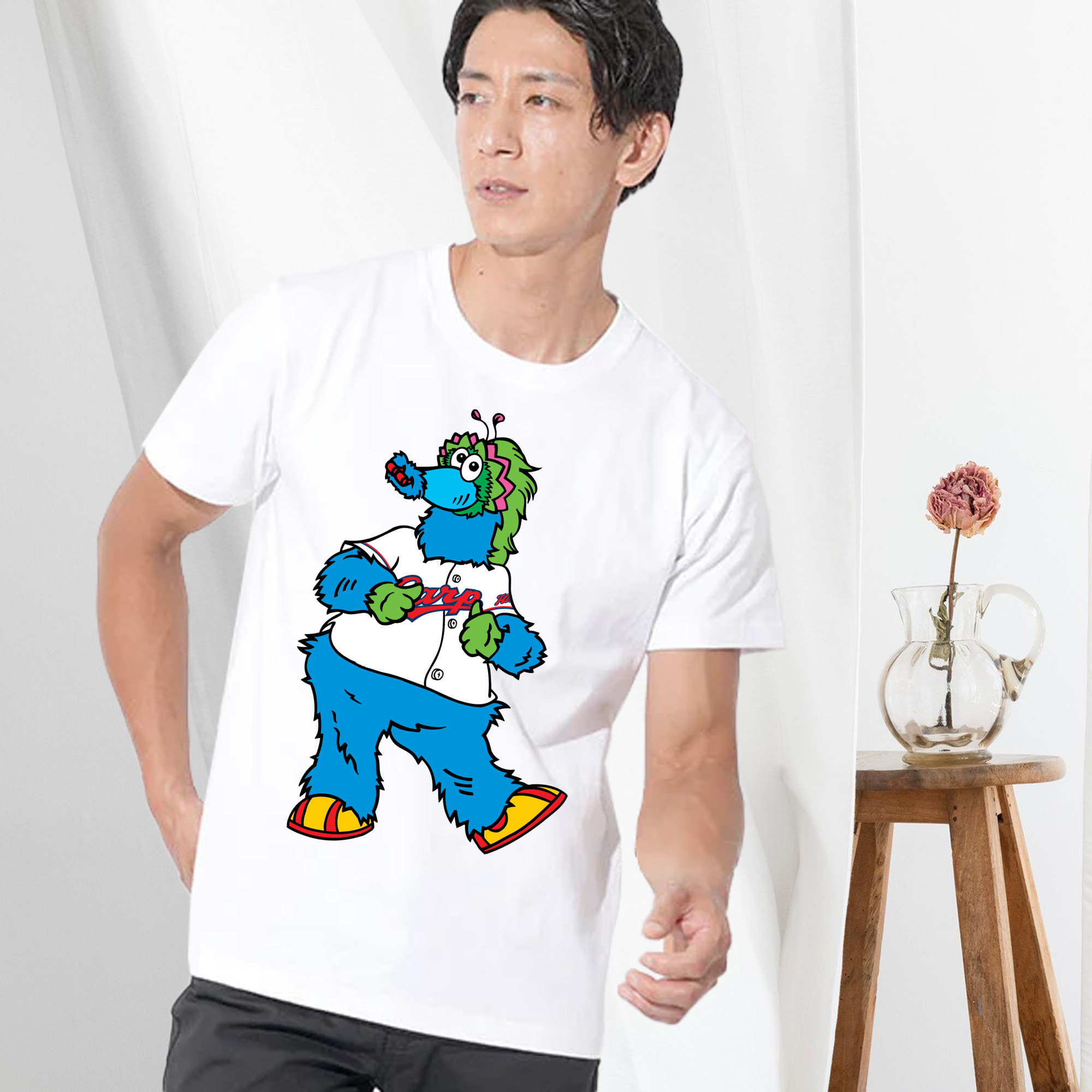 HIROSHIMA TOYO CARP MASCOT SLYLY APPLICATION DANCE Logo