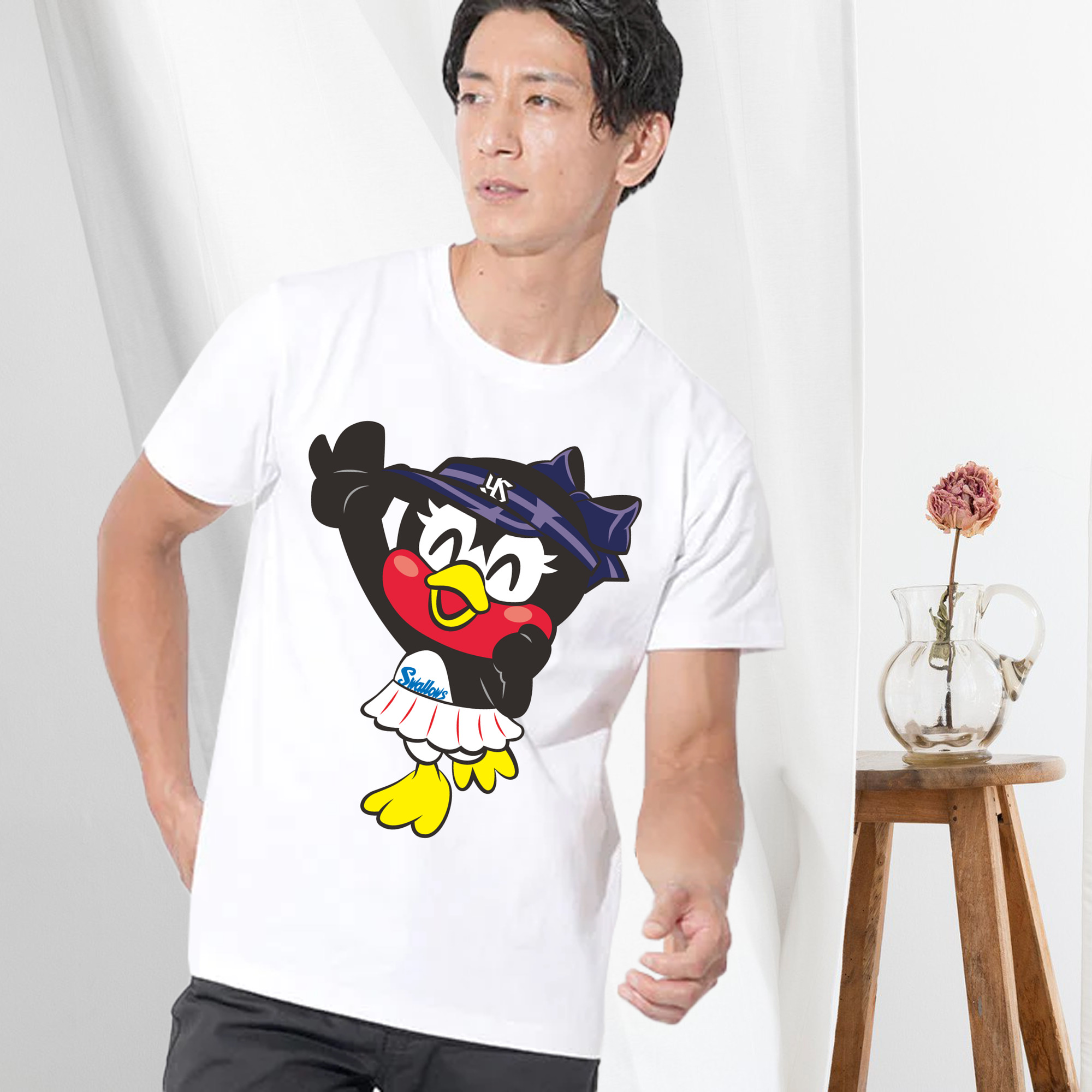 TOKYO YAKULT SWALLOWS MASCOT TSUBAMI APPLICATION SMILE WALKING Logo