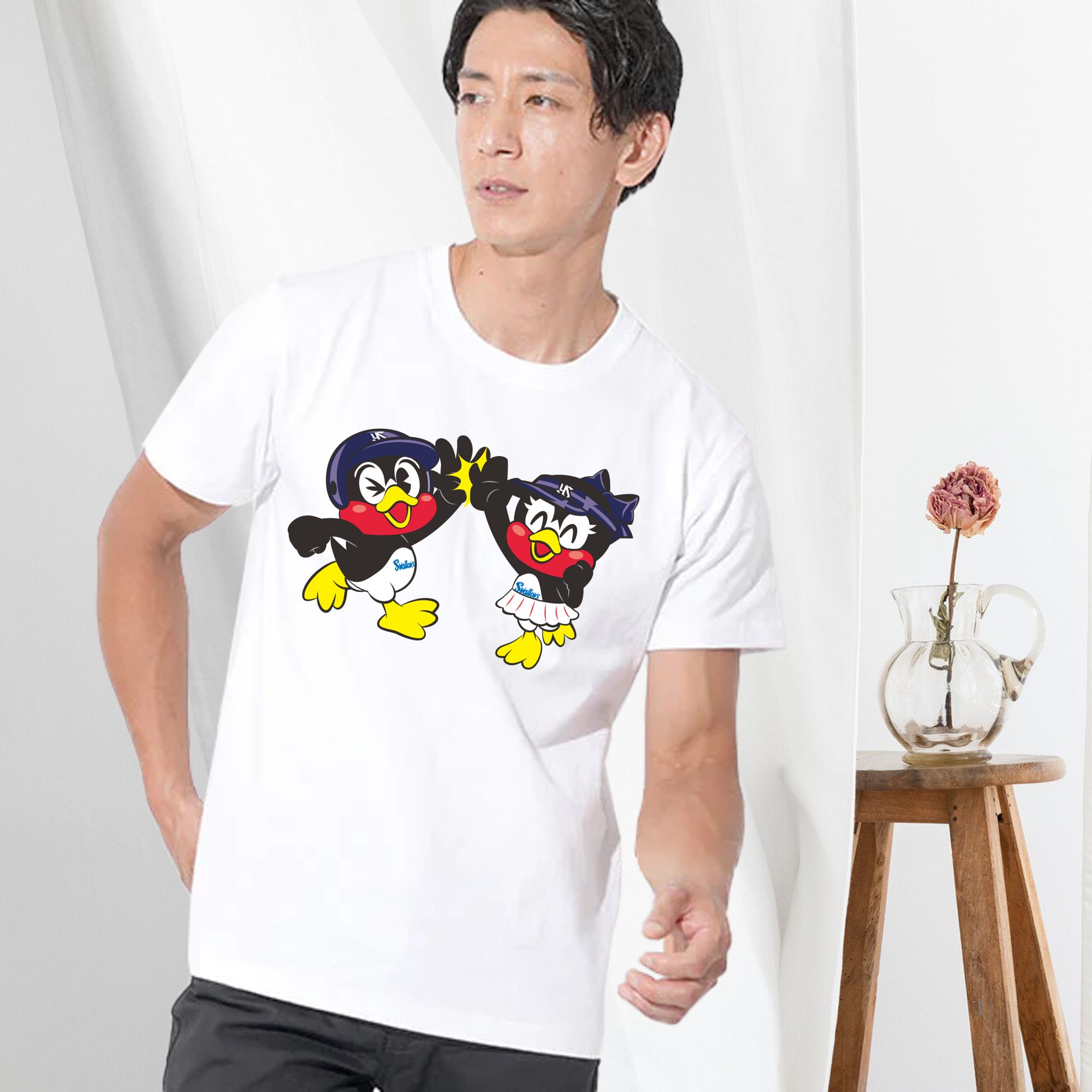 TOKYO YAKULT SWALLOWS MASCOT TSUBAKURO TSUBAMI APPLICATION HIGH FIVE Logo