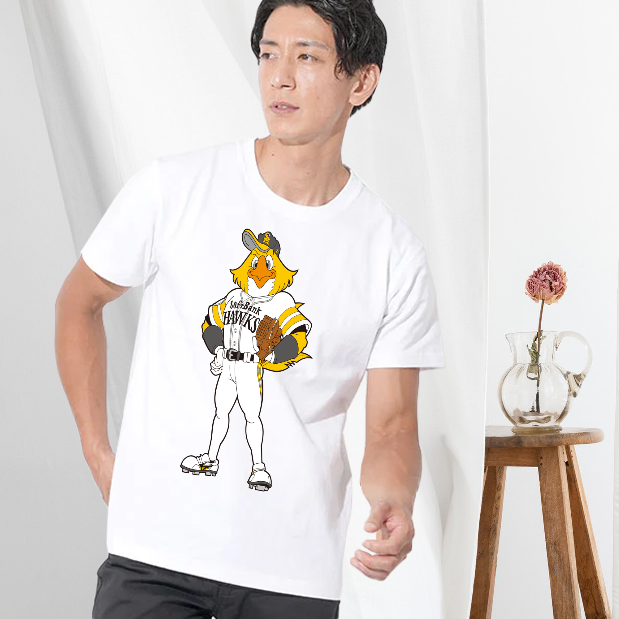 FUKUOKA SOFTBANK HAWKS MASCOT HARRY HAWK APPLICATION PITCHING STANDING Logo