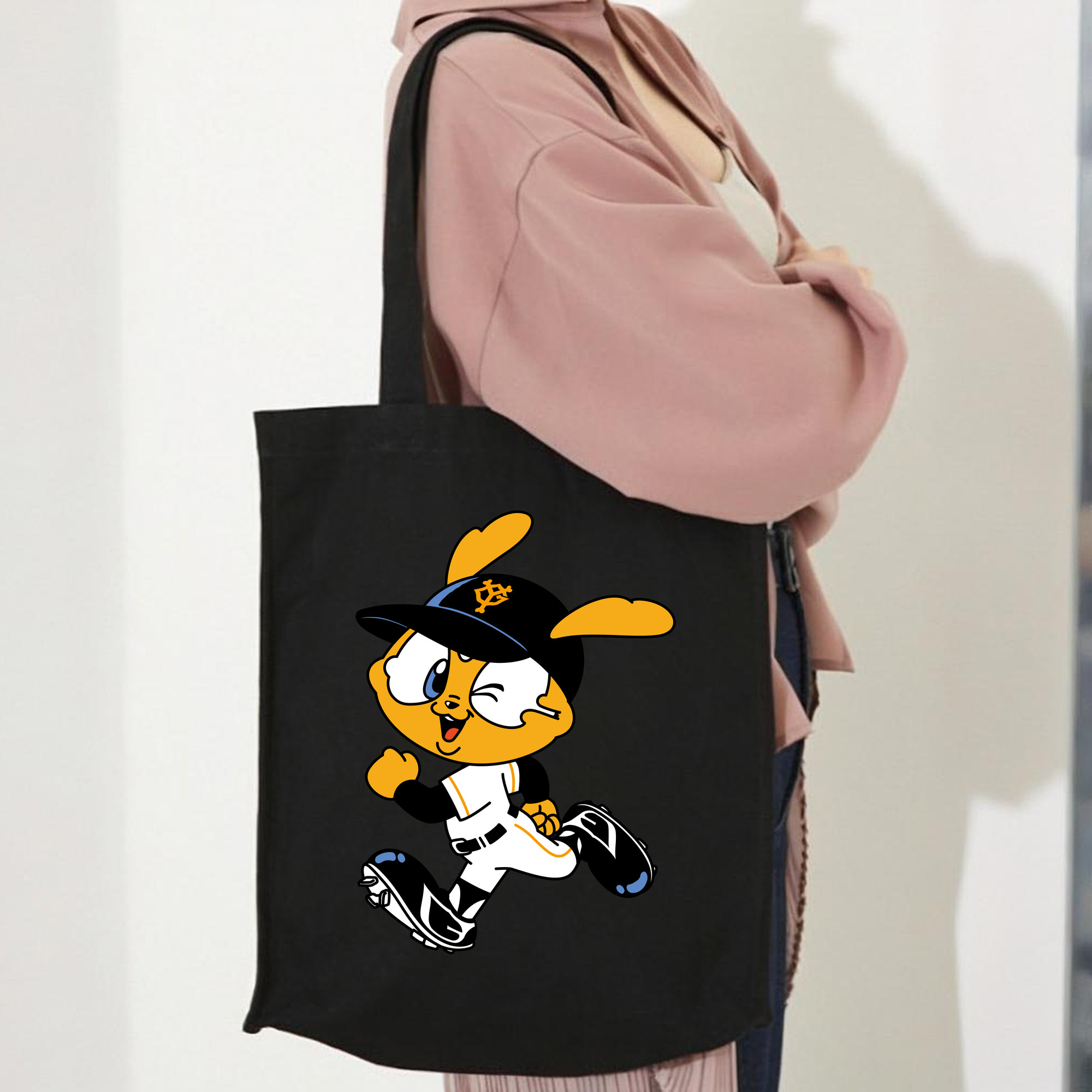 YOMIURI GIANTS MASCOT APPLICATION Running Logo