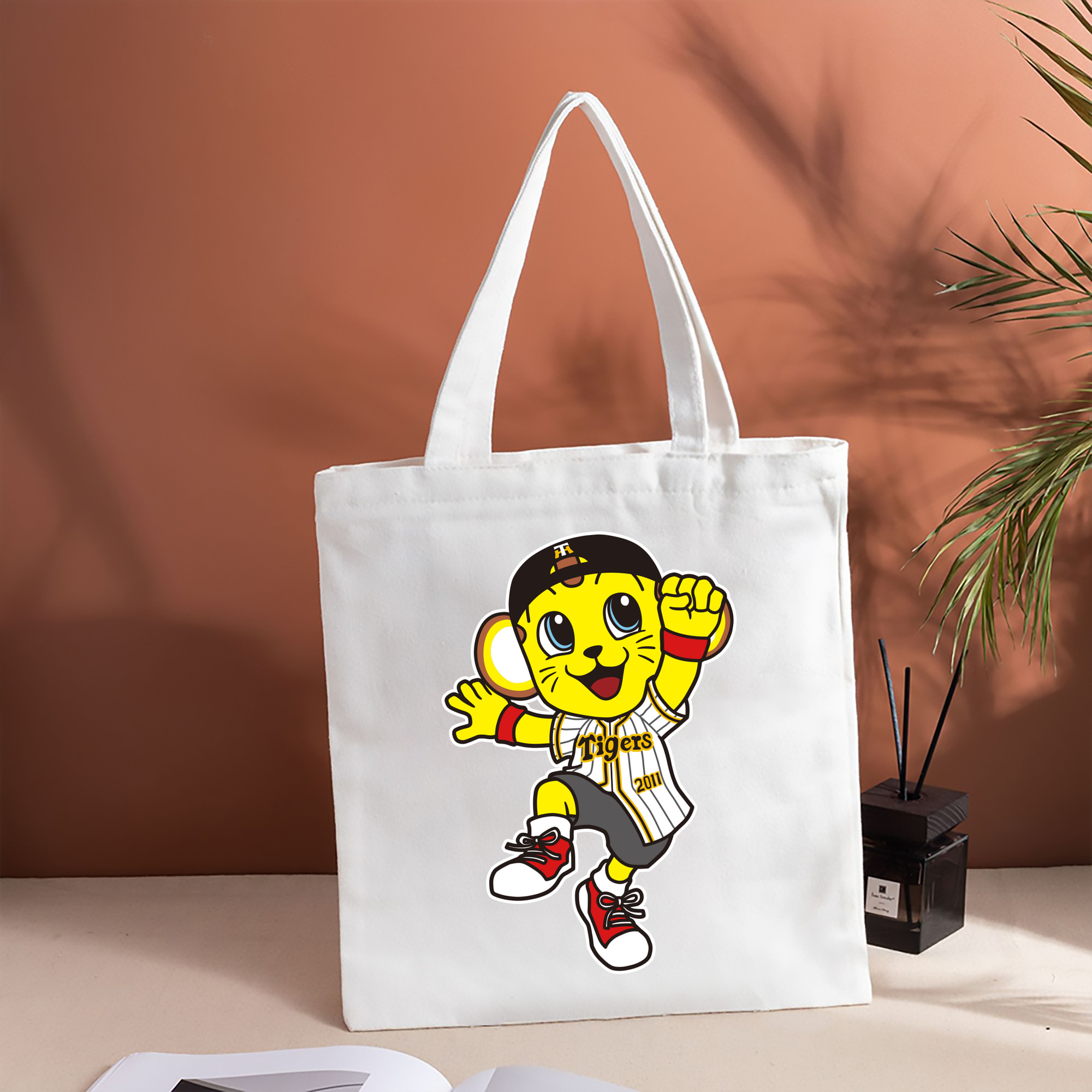 HANSHIN TIGERS MASCOT KITA 2010's LATELY PRESENT APPLICATION JUMPING FIGHTING Logo