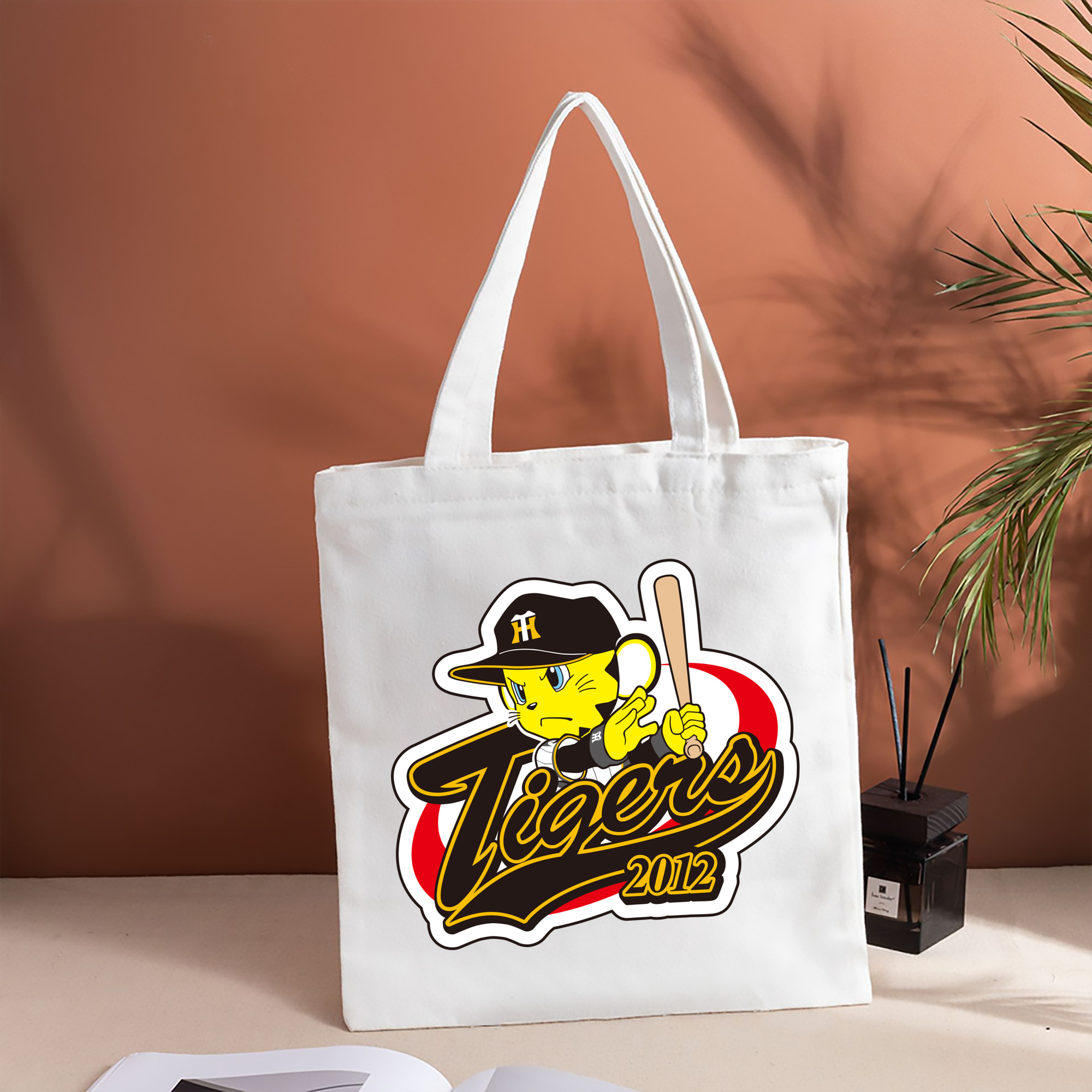 HANSHIN TIGERS 2012 MASCOT TO-LUCKY Logo