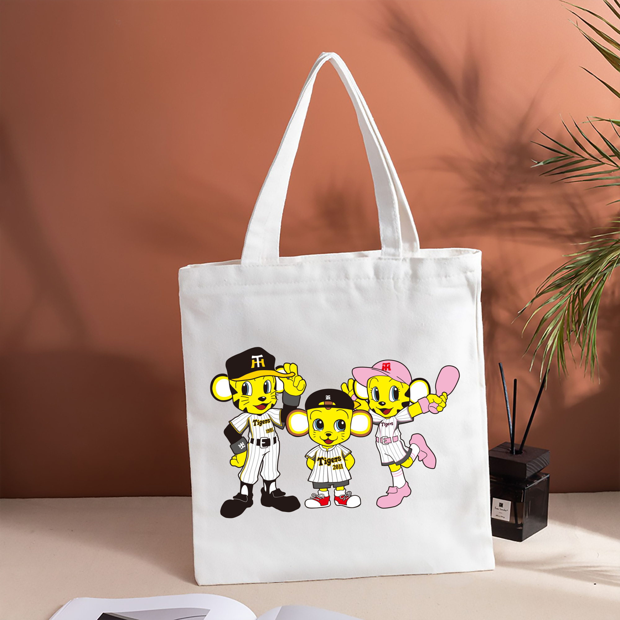 HANSHIN TIGERS MASCOT TO-LUCKY LUCKY KITA 2007 2011 Logo