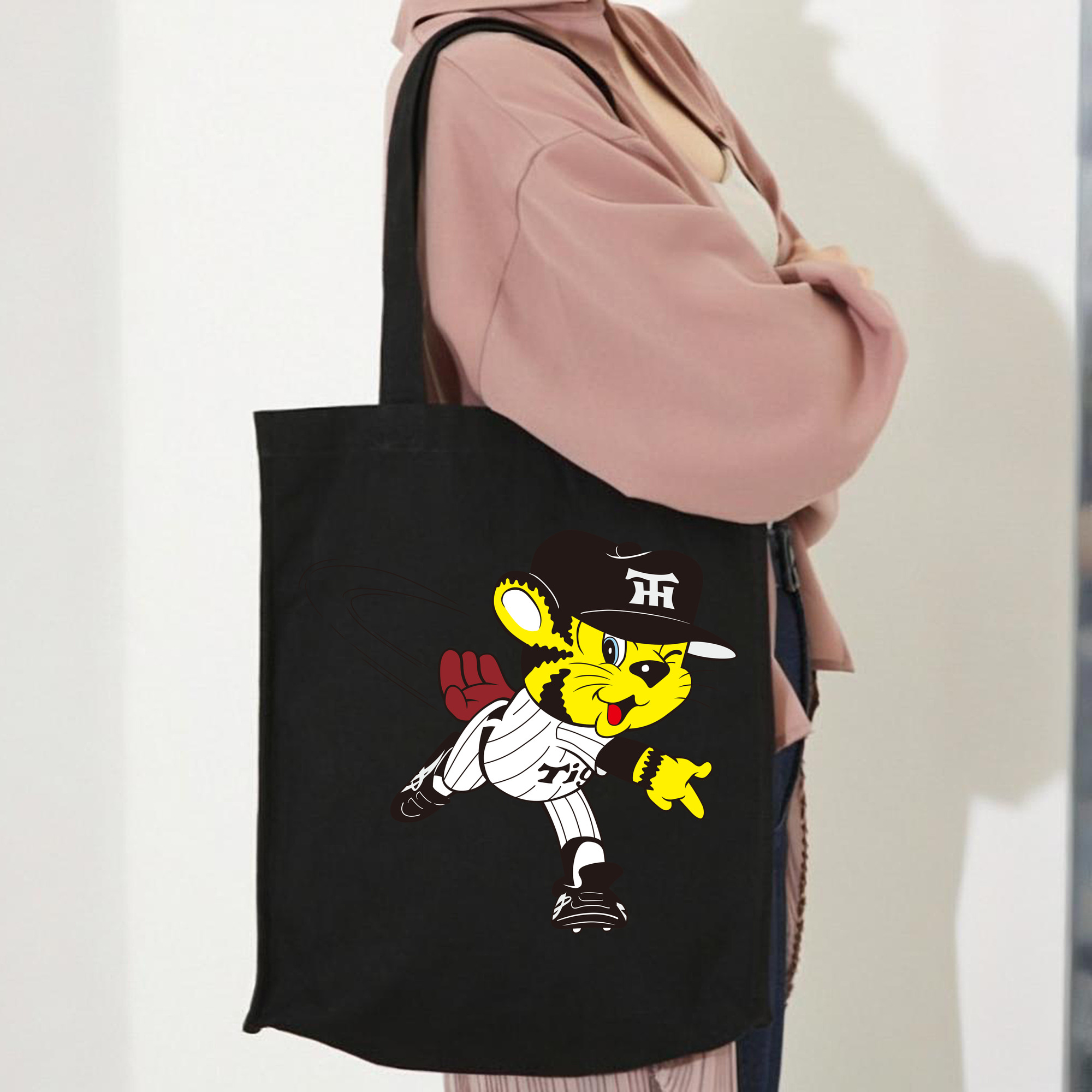 HANSHIN TIGERS MASCOT TO-LUCKY OLD APPLICATION PITCHING Logo