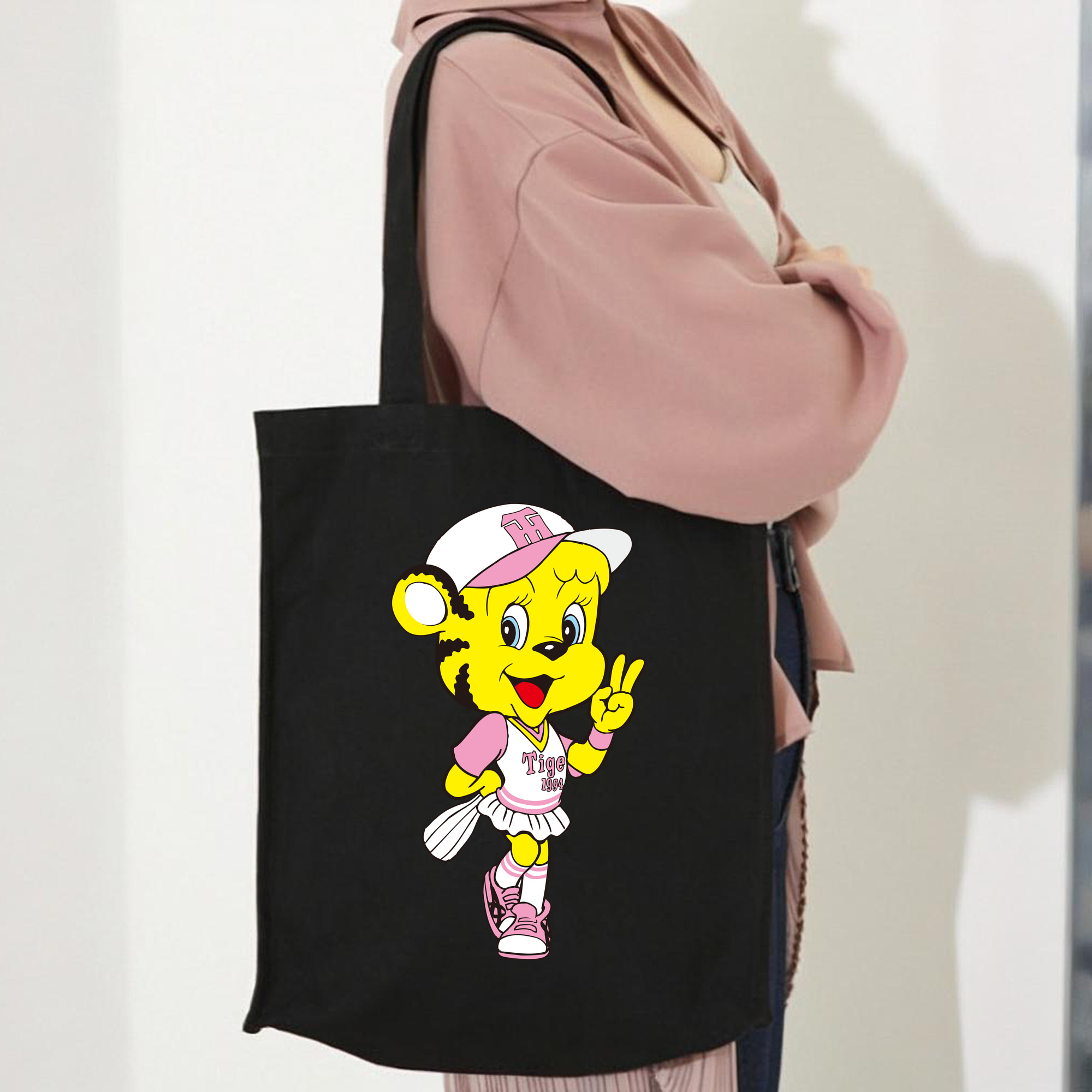 HANSHIN TIGERS MASCOT LUCKY OLD ORIGINAL CHEERING BUGLE Logo