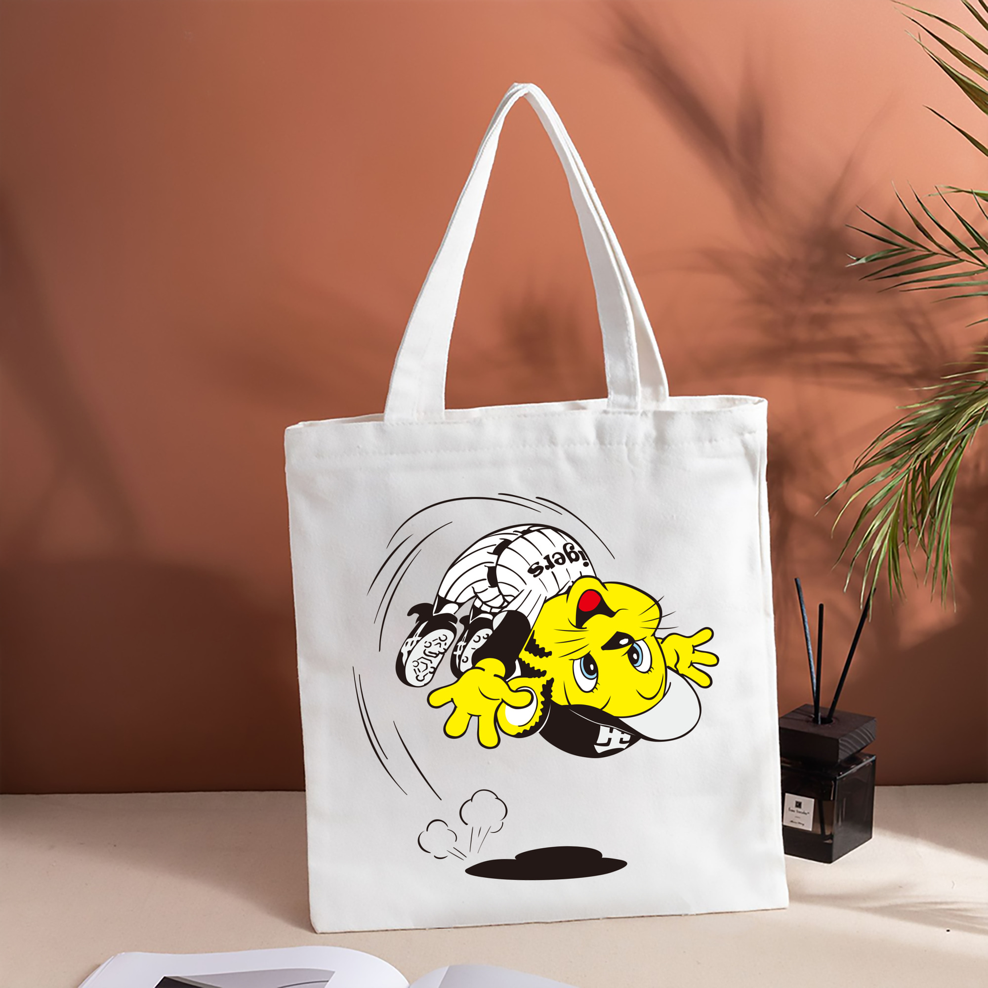 HANSHIN TIGERS MASCOT TO-LUCKY OLD APPLICATION TUMBLING Logo