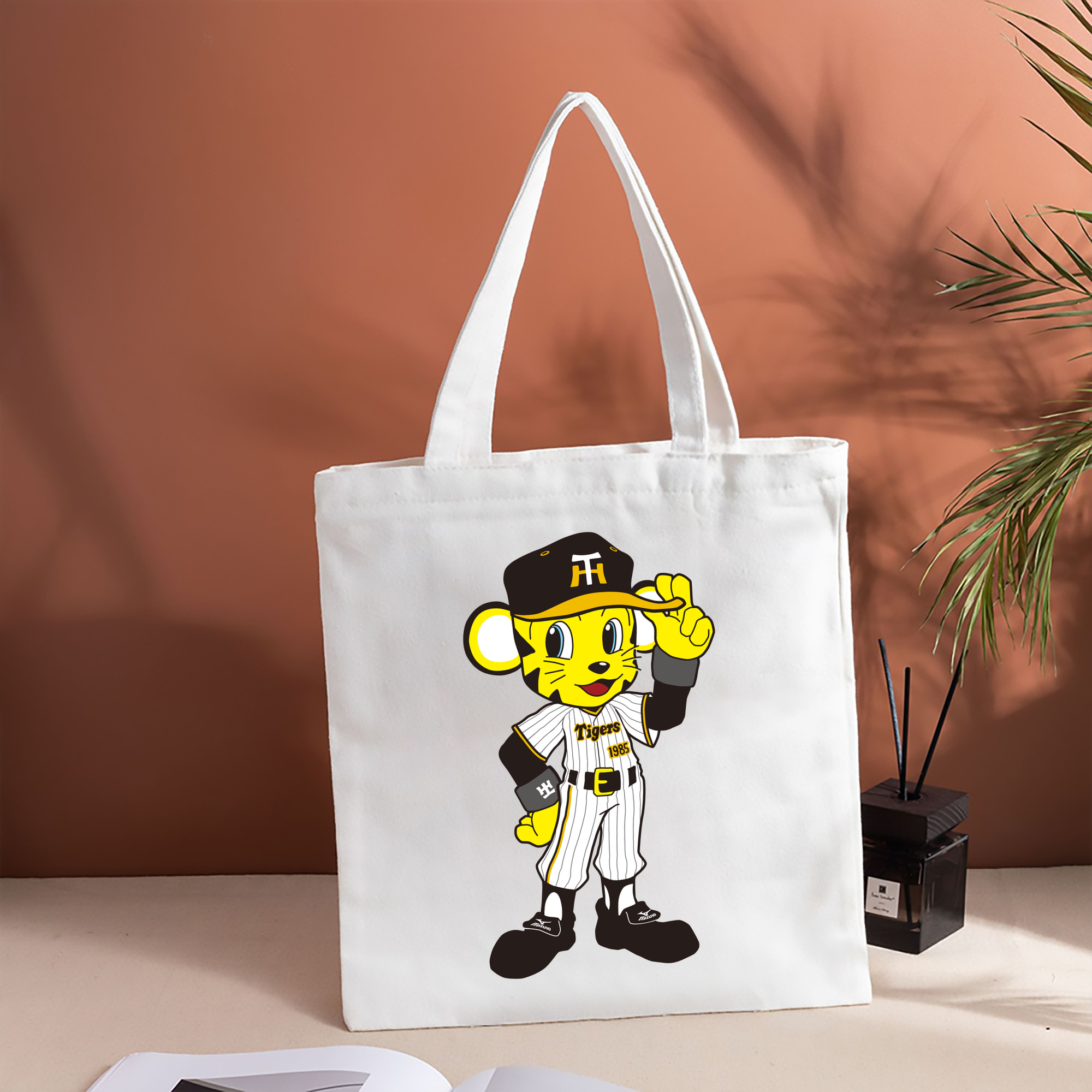 HANSHIN TIGERS MASCOT TO-LUCKY 2022 HOME UNIFORM ORIGINAL MIZNO SPONSOR Logo