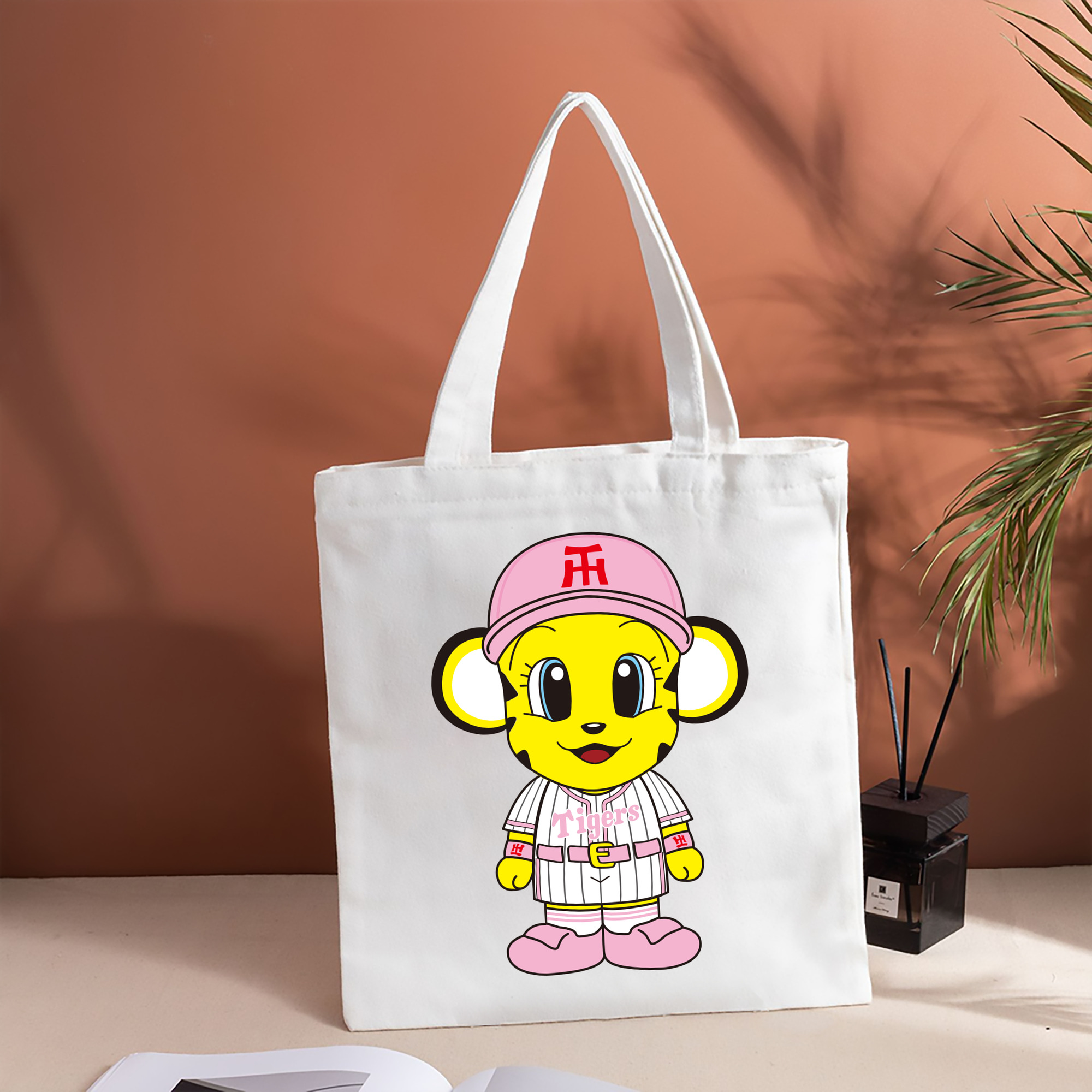 HANSHIN TIGERS MASCOT LUCKY APPLICATION KID STAND 2015 Logo