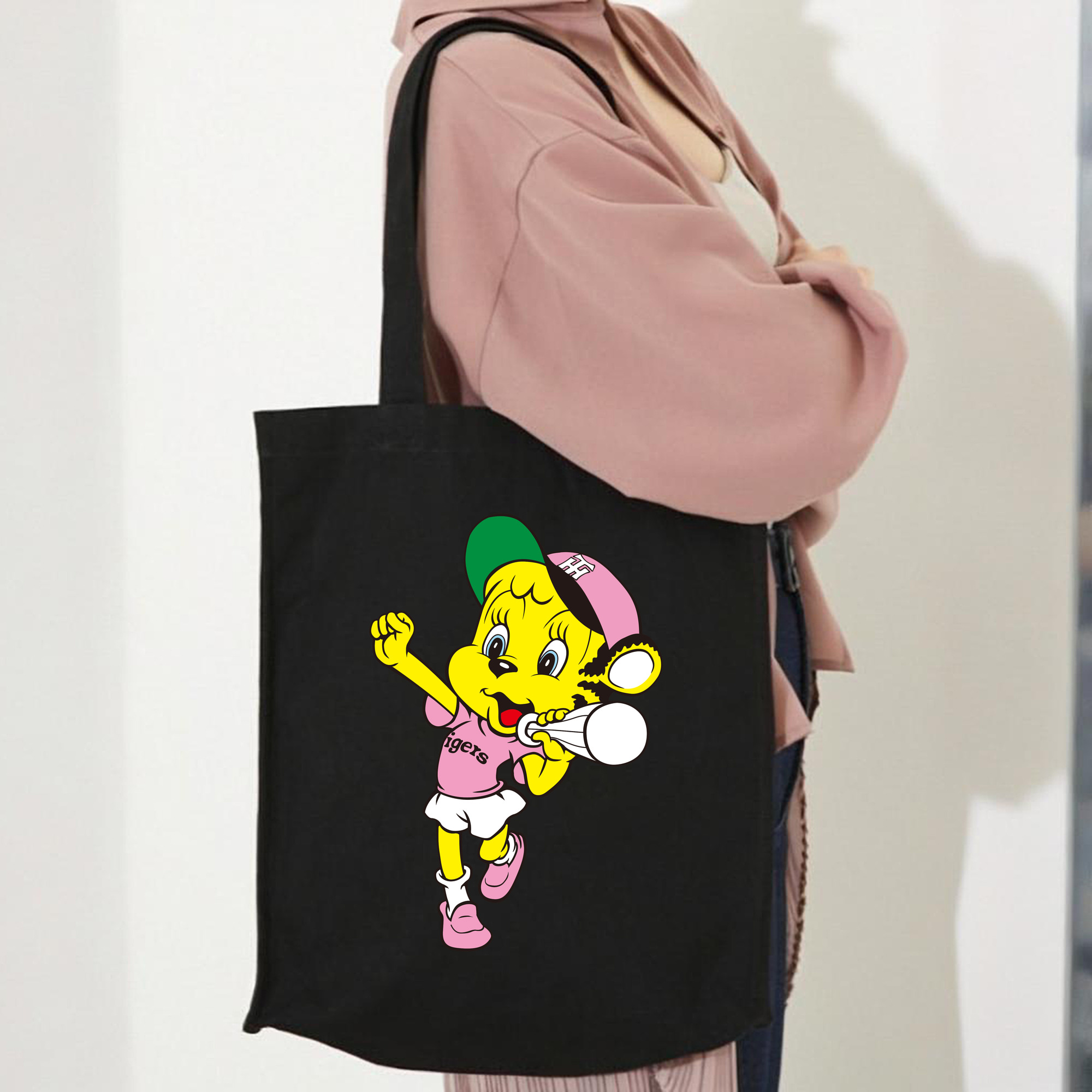 HANSHIN TIGERS MASCOT LUCKY OLD APPLICATION CHEERING BUGLE Logo