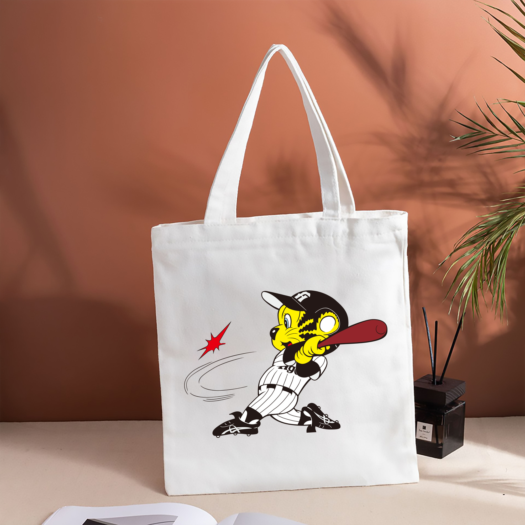 HANSHIN TIGERS MASCOT TO-LUCKY OLD APPLICATION SWING Logo