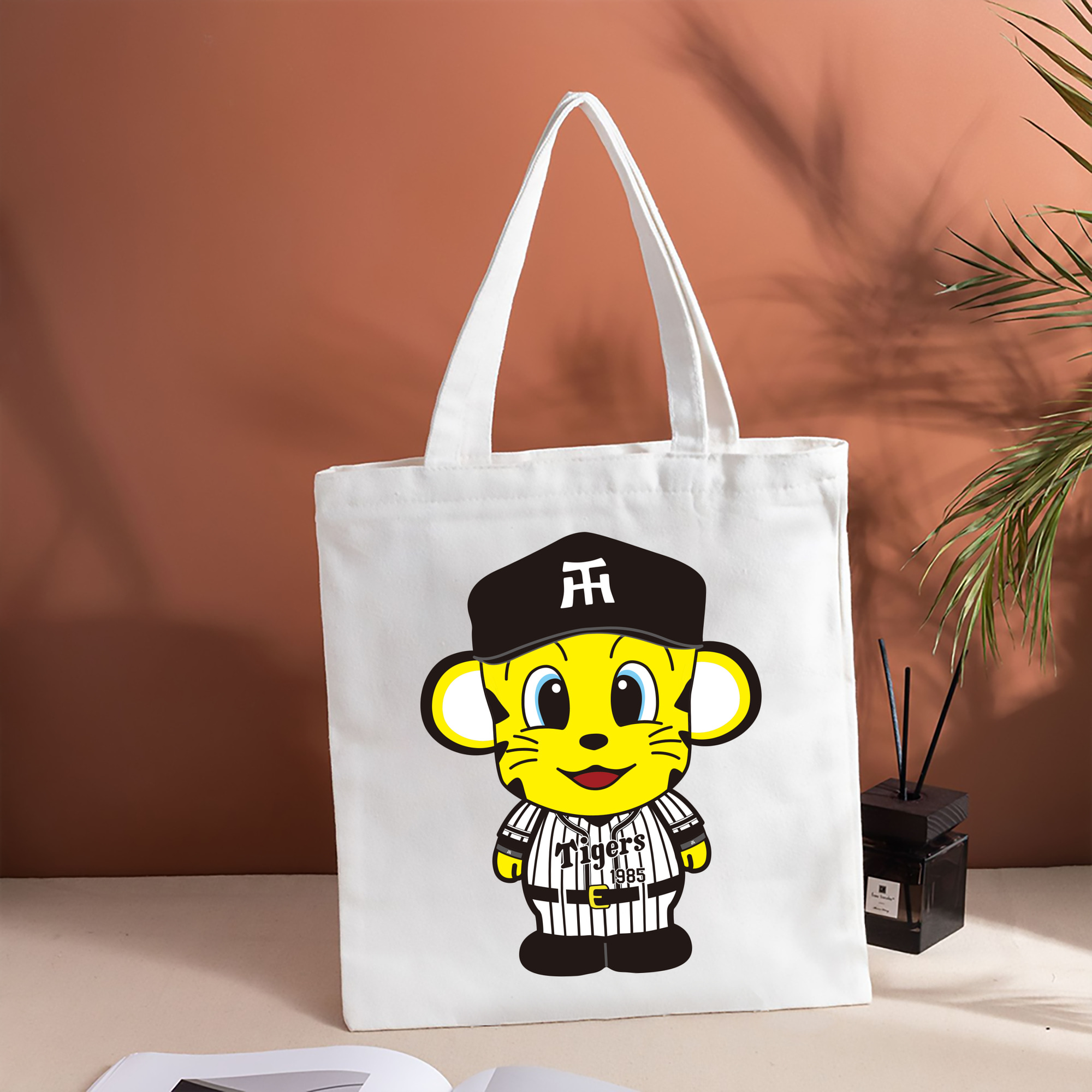 HANSHIN TIGERS MASCOT TO-LUCKY APPLICATION KID STAND 2015 Logo