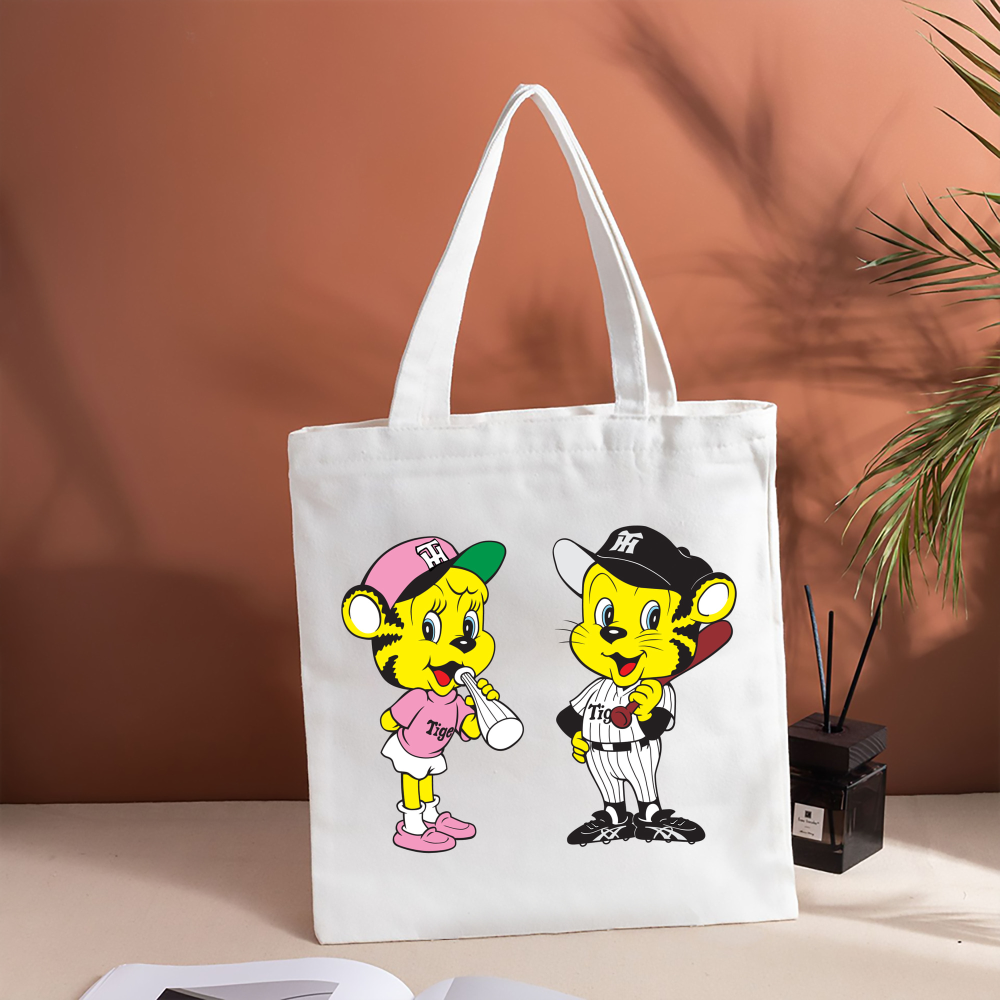 HANSHIN TIGERS MASCOT TO-LUCKY LUCKY 2001 2006 Logo