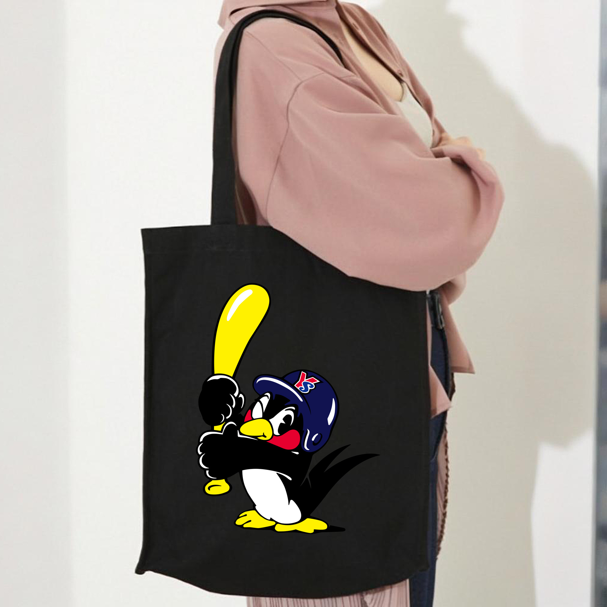 TOKYO YAKULT SWALLOWS MASCOT TSUBAKURO OLD ORIGINAL Logo