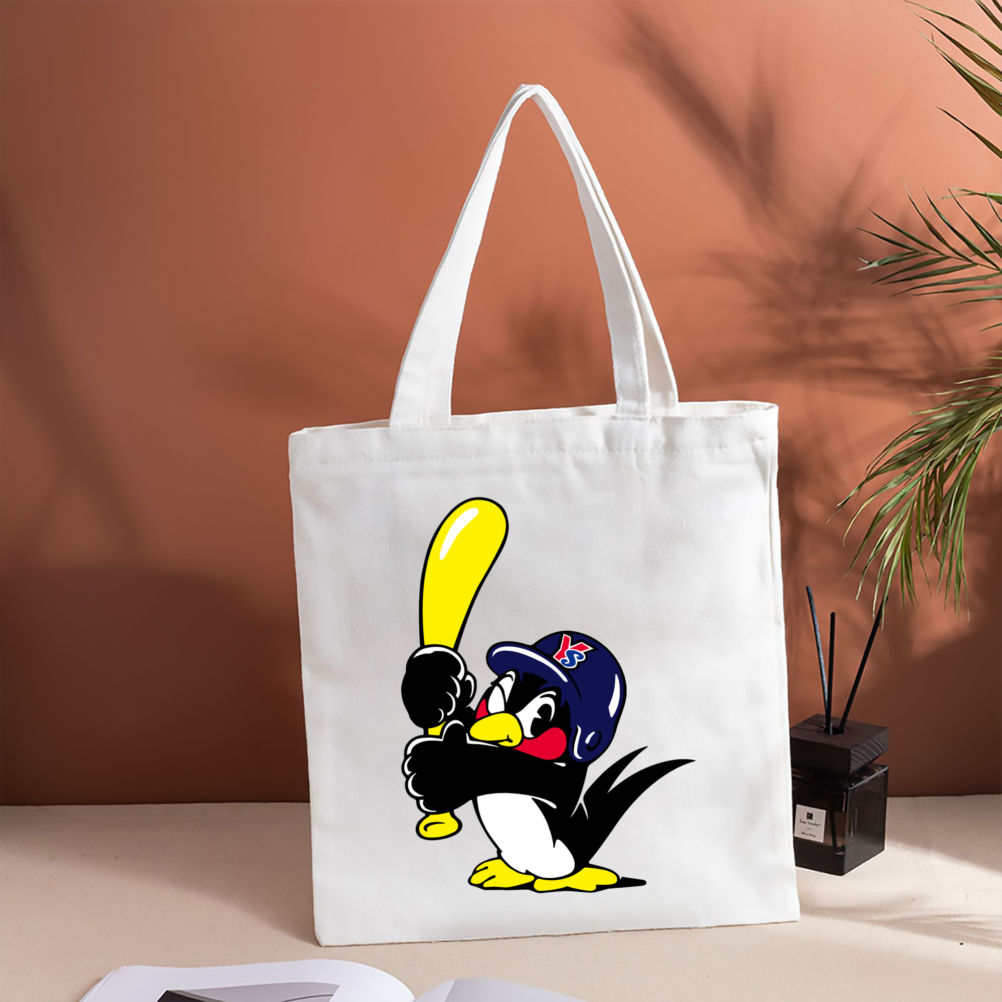 TOKYO YAKULT SWALLOWS MASCOT TSUBAKURO OLD ORIGINAL Logo