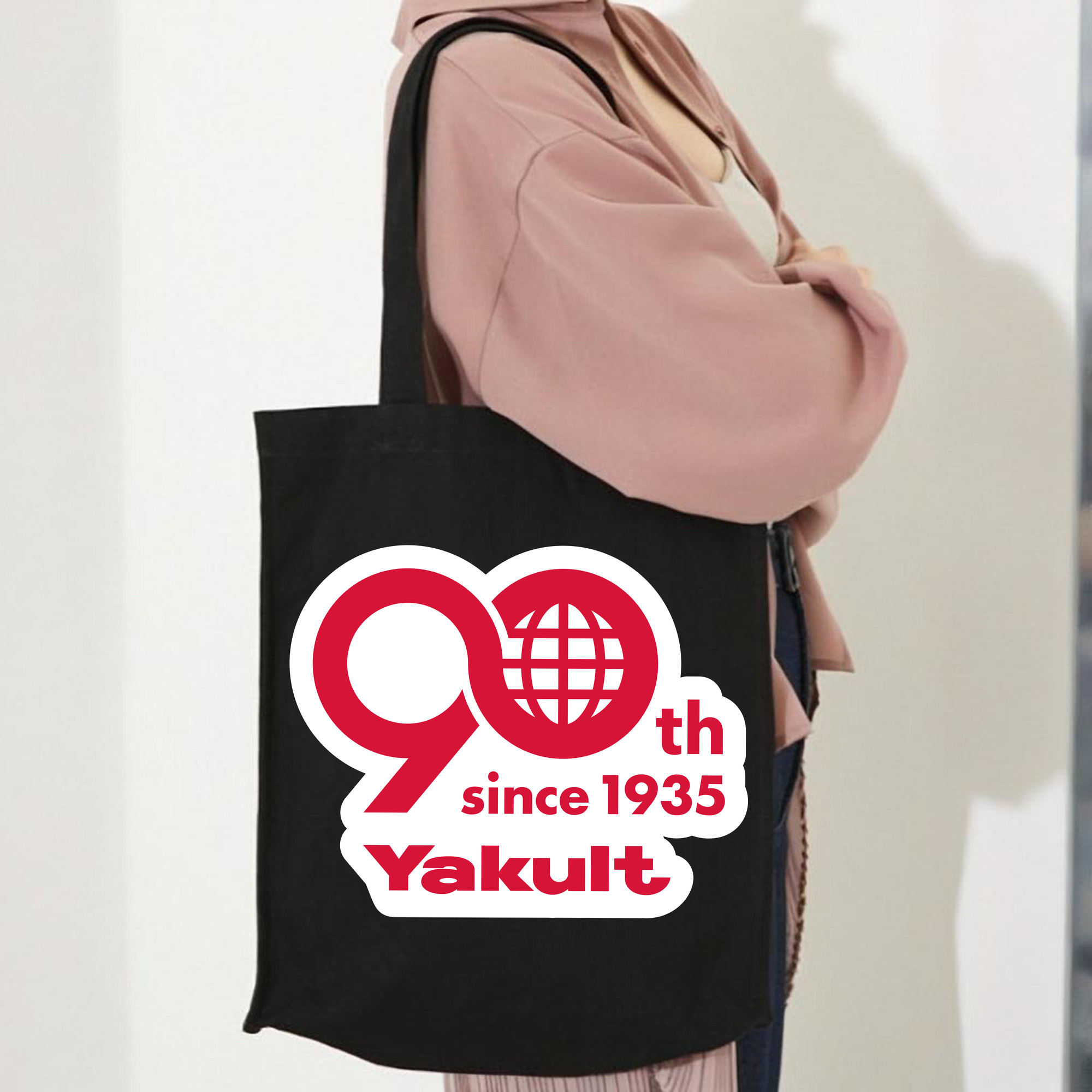 YAKULT HONSHA 90TH ANNIVERSARY EMBLEM Logo