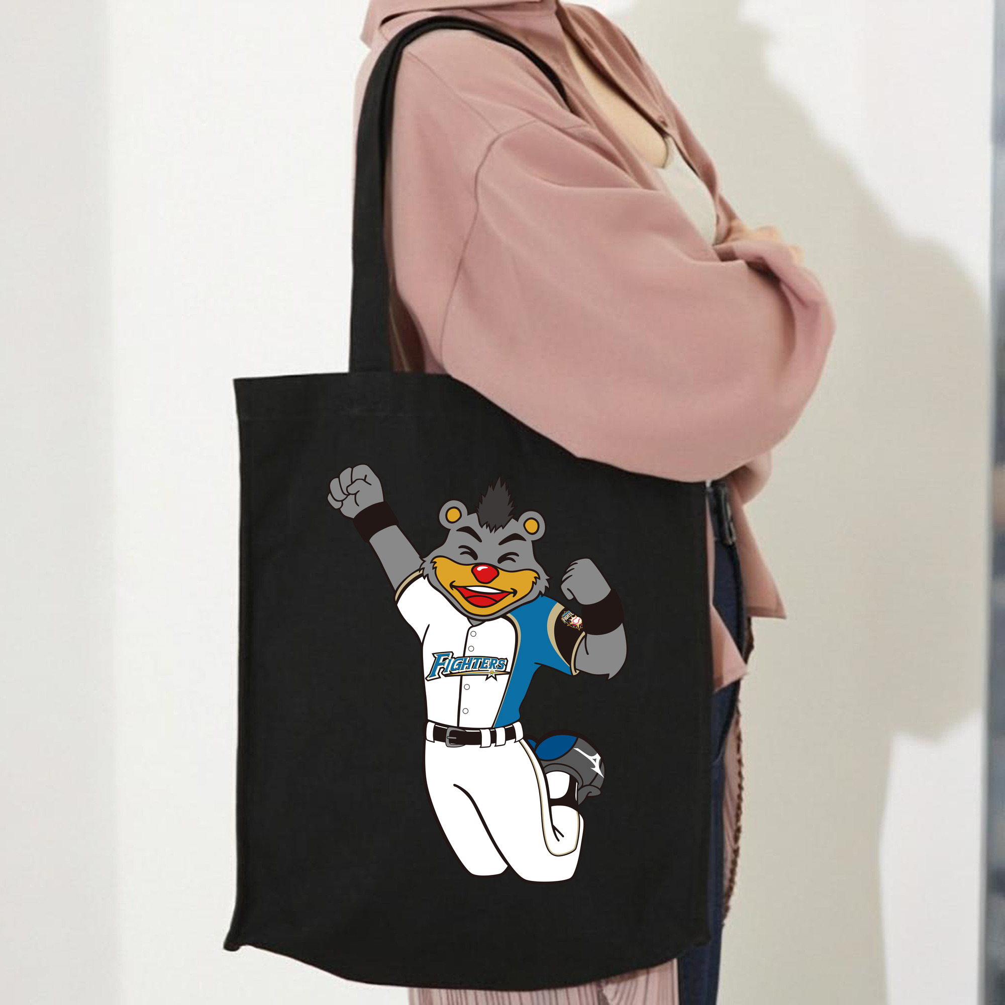 HOKKAIDO NIPPON-HAM FIGHTERS MASCOT BRISKY THE BEAR APPLICATION JUMPING Logo